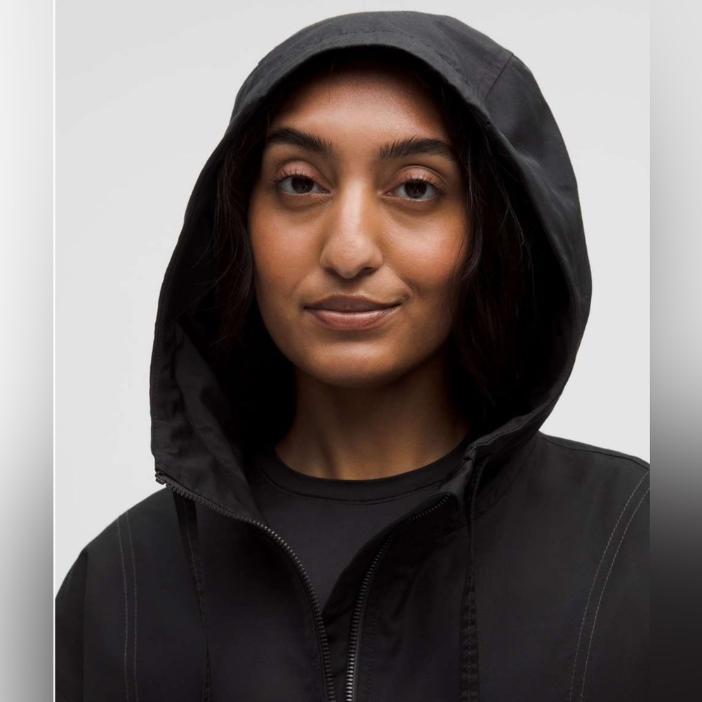 NWT Black Lululemon Water-Resistant Cropped Hooded Jacket - Picture 3 of 12